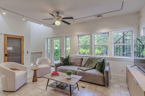TV, fireplace, offices