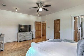 2 bedrooms, WiFi, bed sheets