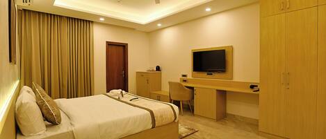 Luxury Room | Desk, free WiFi