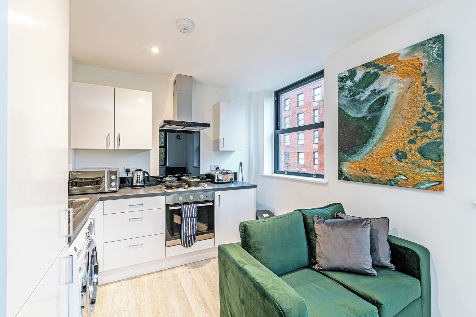 Basic Apartment, 3 Bedrooms, Non Smoking | Living area