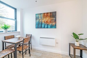 Basic Apartment, 3 Bedrooms, Non Smoking | Free WiFi