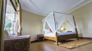Habitación Deluxe doble, balcón, vistas a la montaña | Escritorio, espacio para trabajar con un portátil, wifi gratis