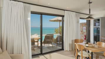 Seafront One Bedroom Cave Suite with Private Pool | Coin séjour