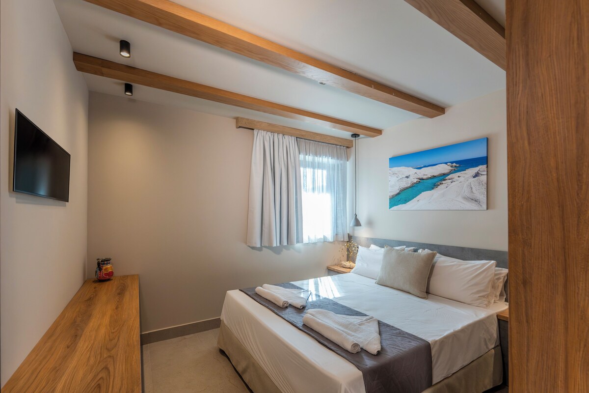 Two Bedroom Suite with Private Pool and Partial Sea View