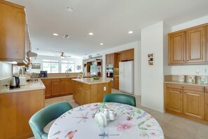 House (2 Bedrooms) | Interior - Resort Perks & Office! spacious Palm Springs Home (Palm Springs)