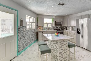 Interior - Canal-front, Pet-friendly Cape Coral Retreat! (Cape Coral)