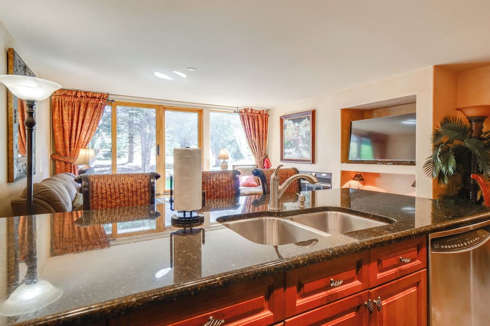 1 Mi to Vail Ski Resort: Condo w/ Resort Perks!