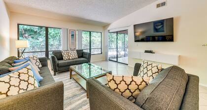 4 Mi to Siesta Beach: Condo w/ Community Perks!