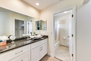 Apartment (2 Bedrooms) | Interior - 4 Mi to Siesta Beach: Condo w/ Community Perks! (Sarasota)