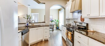 11 Mi to Texas Tech University: Cozy Family Home!