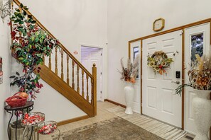 Rumah (6 Bedrooms) | Interior