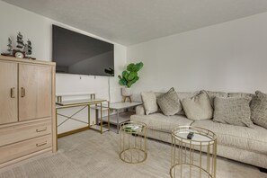 Interior - Families Welcome! Spacious Suburban Home in Dayton (Dayton)