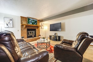 House (6 Bedrooms) | Interior