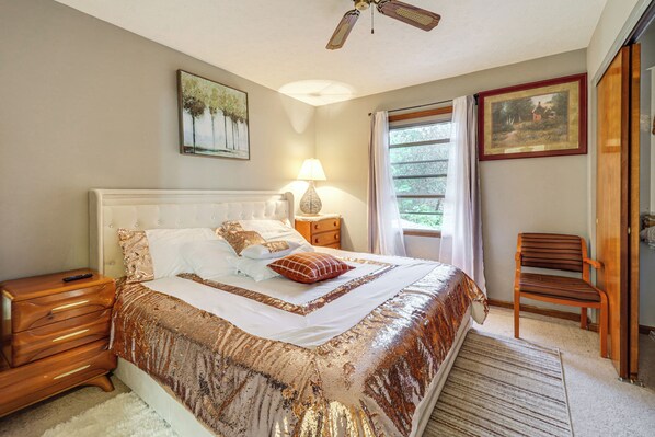 House (6 Bedrooms) | Interior