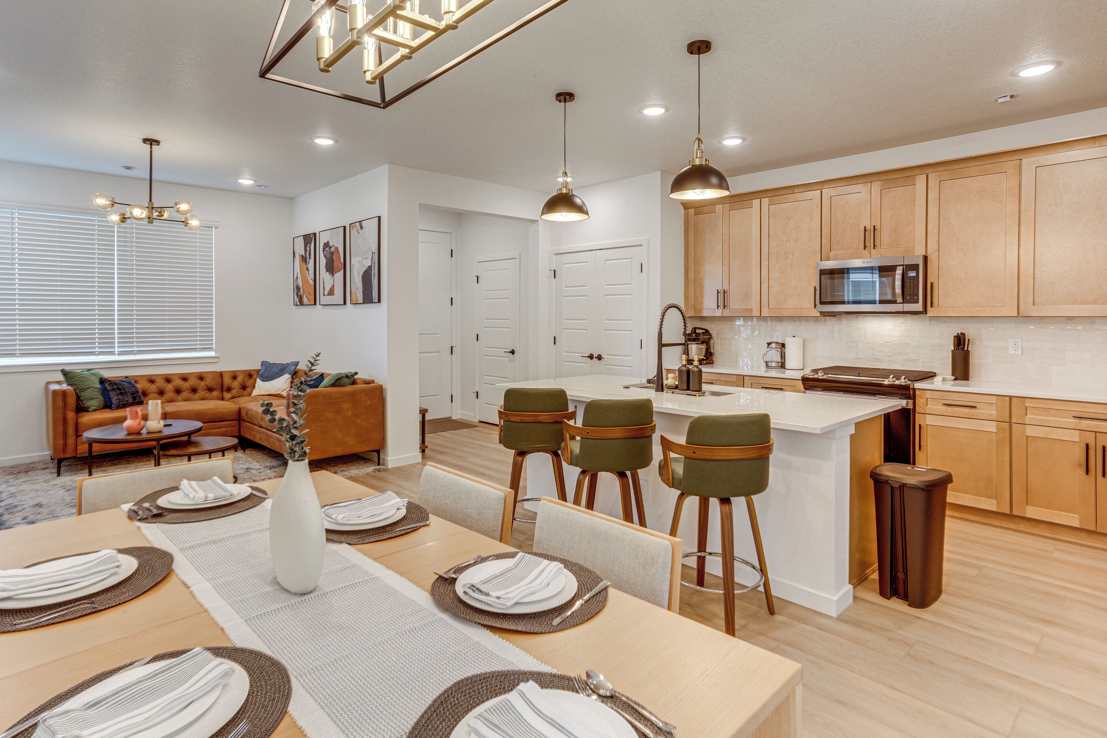 House (4 Bedrooms) | Front of property