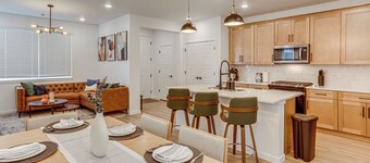 Great for Families! Newly Built Home in Aurora