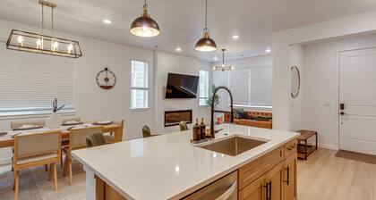 Great for Families! Newly Built Home in Aurora