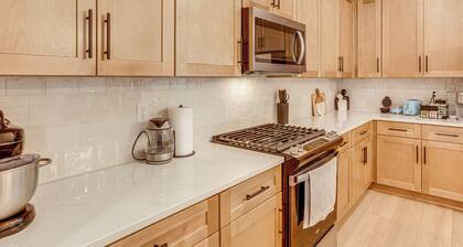 Great for Families! Newly Built Home in Aurora