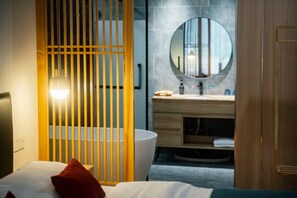 Room, 1 Bedroom, Accessible, Smoking | 1 bedroom - Room-heinemann Hotel Standard King Room (Leshan)