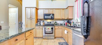 Near Golf Courses & Casinos: Maricopa Home w/ Yard