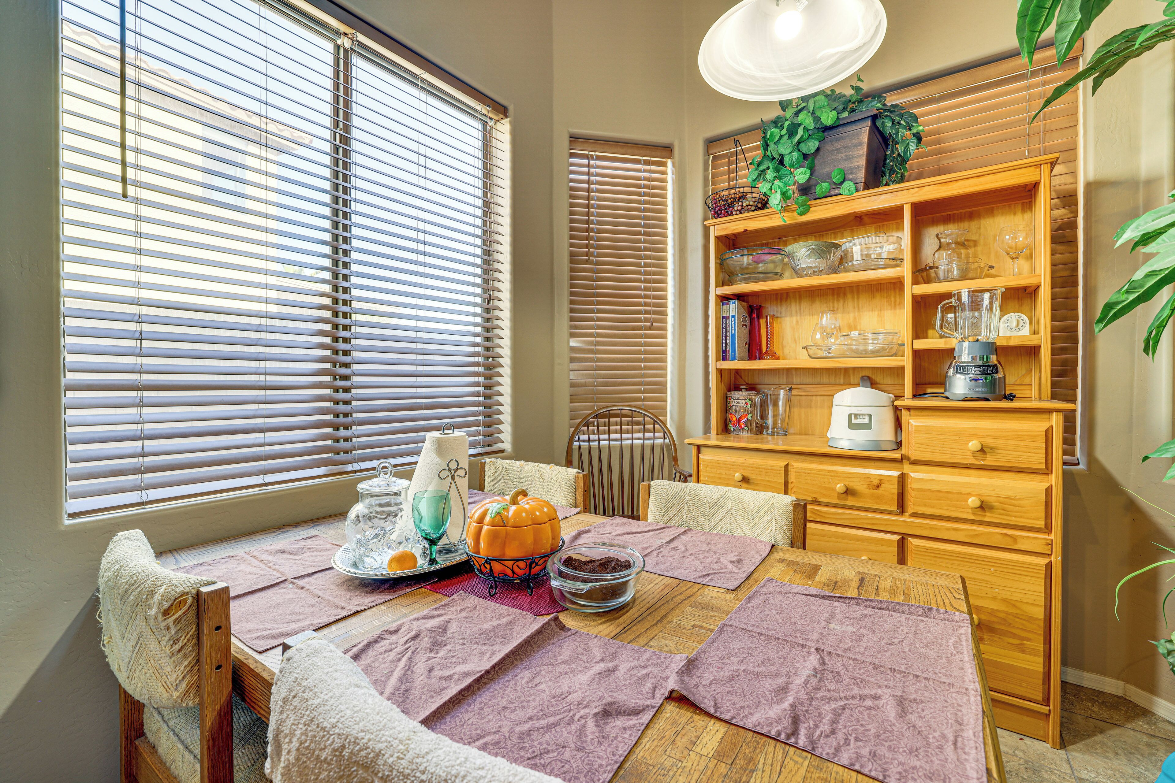 House (5 Bedrooms) | Interior