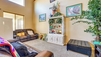 Talo (5 Bedrooms) | Sisätilat