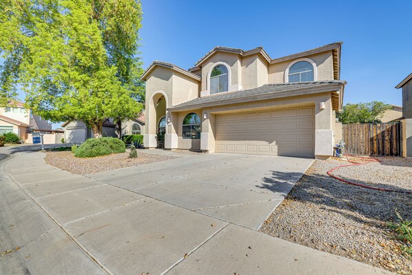 House (5 Bedrooms) | Interior - Near Golf Courses & Casinos: Maricopa Home w/ Yard (Maricopa)