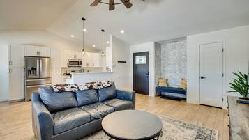 Rumah (3 Bedrooms) | Bagian depan properti