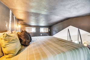 Apartment (0 Bedroom) | Interior - Tiny Glamping Cabin: 2 Mi to Eleven Mile Reservoir (Lake George)