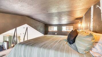 Apartment (0 Bedroom) | Interior