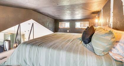 Tiny Glamping Cabin: 2 Mi to Eleven Mile Reservoir