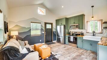 Apartment (0 Bedroom) | Interior