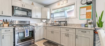 Fish & Hike: Quiet Smith River Cabin Near Ocean!