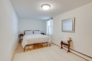 House (2 Bedrooms) | Interior - Home w/ Private Yard in Rocky Point (Rocky Point)