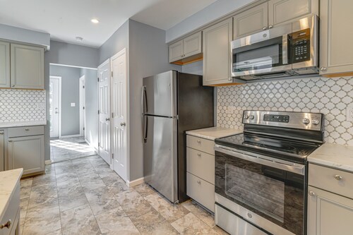 Walk to Main Street! Updated Norwich Home