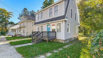 ํ์ฐ์ค (3 Bedrooms) | ๋ด๋ถ