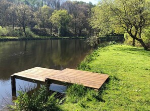 Property grounds - Holiday Home 'Breton Gildas' with Shared Terrace, Shared Garden and Wi-Fi (Bieuzy-les-Eaux)