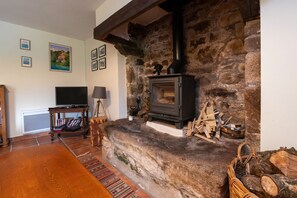 Interior - Holiday Home 'Breton Gildas' with Shared Terrace, Shared Garden and Wi-Fi (Bieuzy-les-Eaux)