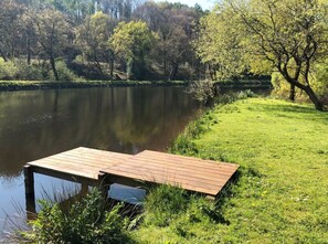 Property grounds - Holiday Home 'Breton Gildas' with Shared Terrace, Shared Garden and Wi-Fi (Bieuzy-les-Eaux)