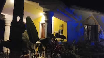 Deluxe-huvila | Allergiatestatut vuodevaatteet, pimennysverhot, äänieristys