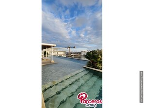 Pool - PARCEROS GROUP - 1 BEDROOM VACATION APARTMENT, FLOOR 10, AT CIELO MAR (Cartagena de Indias)