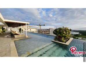 Pool - PARCEROS GROUP - 1 BEDROOM VACATION APARTMENT, FLOOR 10, AT CIELO MAR (Cartagena de Indias)