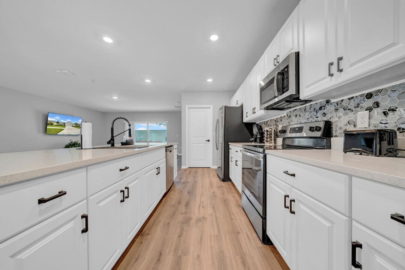 Refrigerador, microondas, parrilla de estufa y lavavajillas 