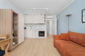 TV, offices - Teatralna 8 | Wrocław | Azure Apartment | Air Conditioning (Wrocław)