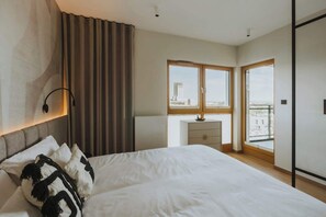 Fer et planche à repasser, lit parapluie, Wi-Fi, draps fournis