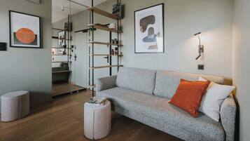 Een televisie en een kantoor