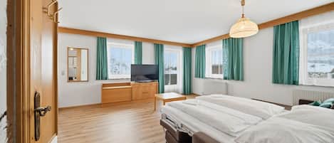 2 bedrooms, bed sheets