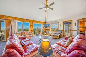 Smart-TV, DVD-spiller, fotballspill og bøker