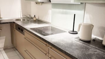 Kühlschrank, Ofen, Herdplatte, Geschirrspüler