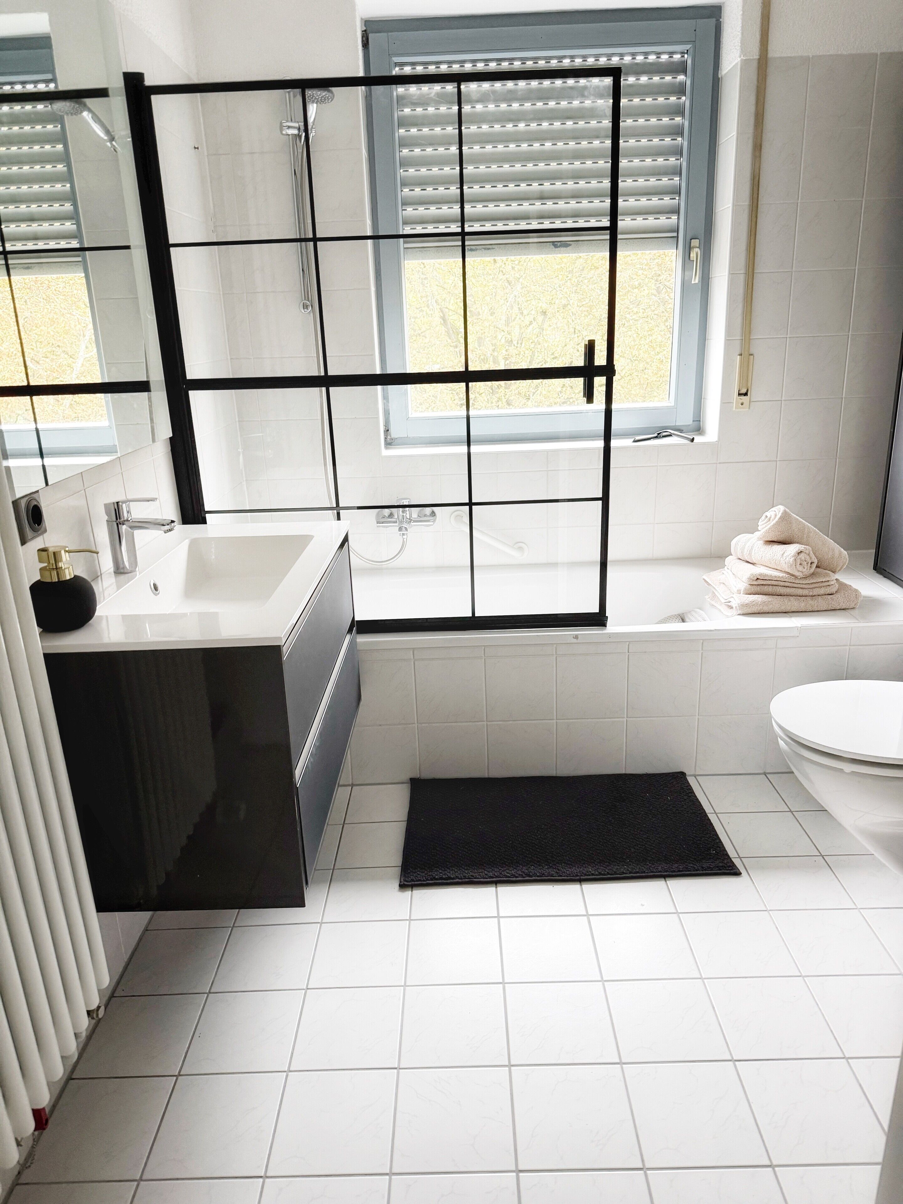 シャワー、ヘアドライヤー、タオル